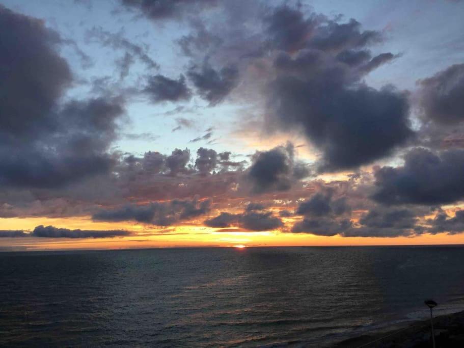 Les Iles Vue Sur Mer 아공-쿠탕빌 외부 사진